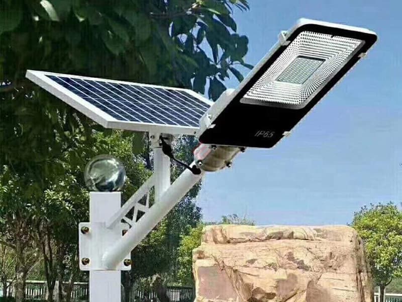 đèn năng lượng mặt trời