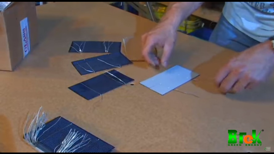 Cách làm tấm pin năng lượng mặt trời bước 2